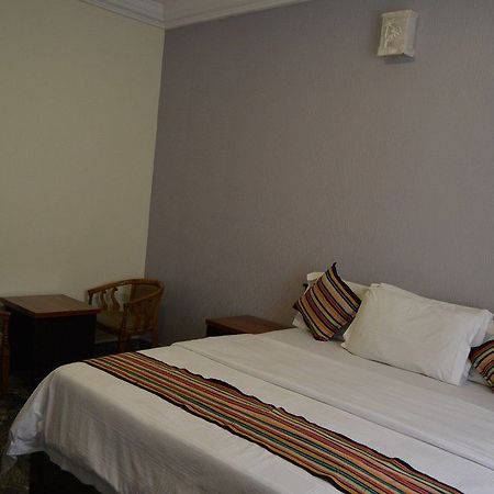 Hans Place Hotel Asokoro Extérieur photo